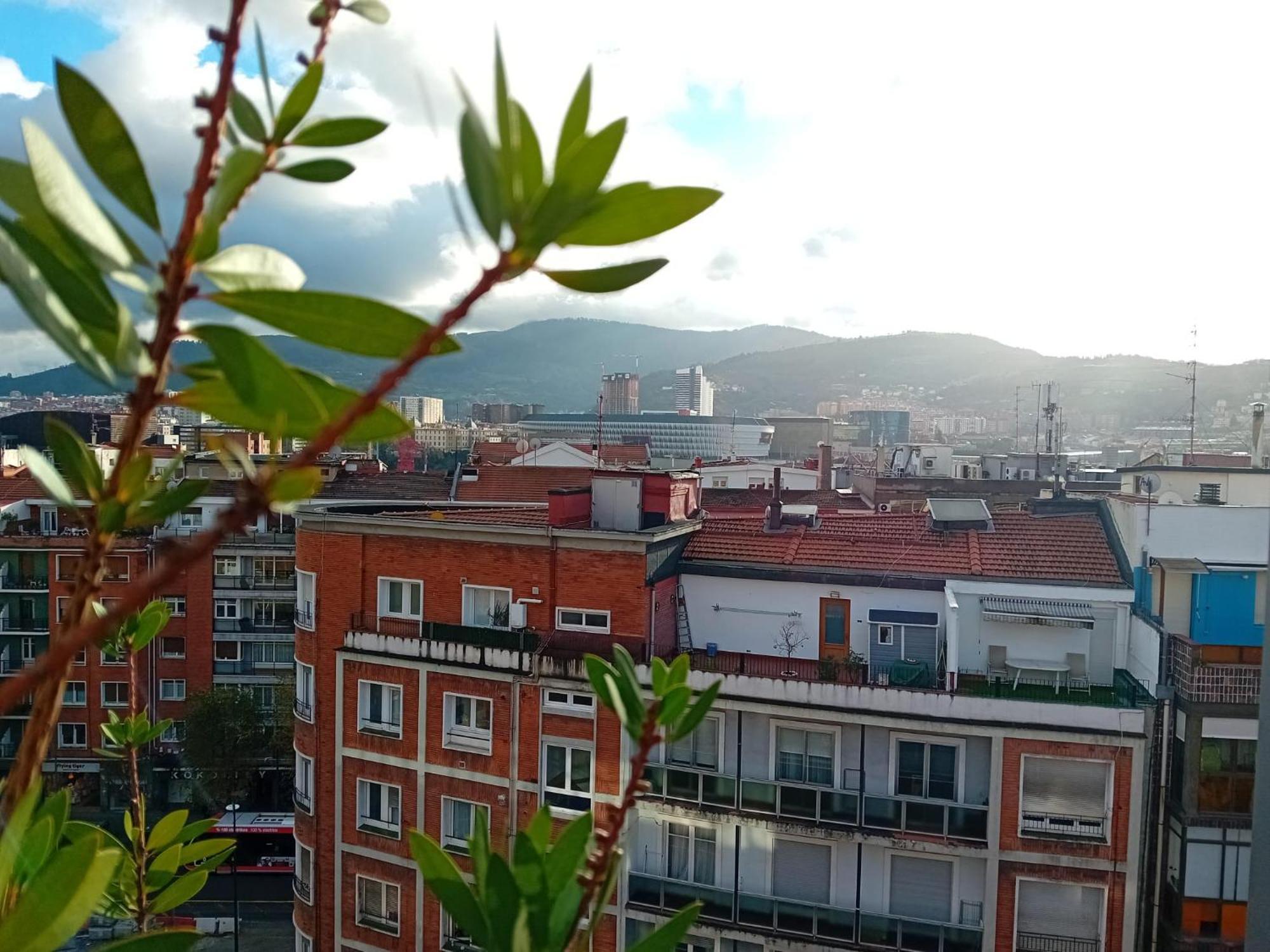 Estudios Bilbao Deusto Buitenkant foto